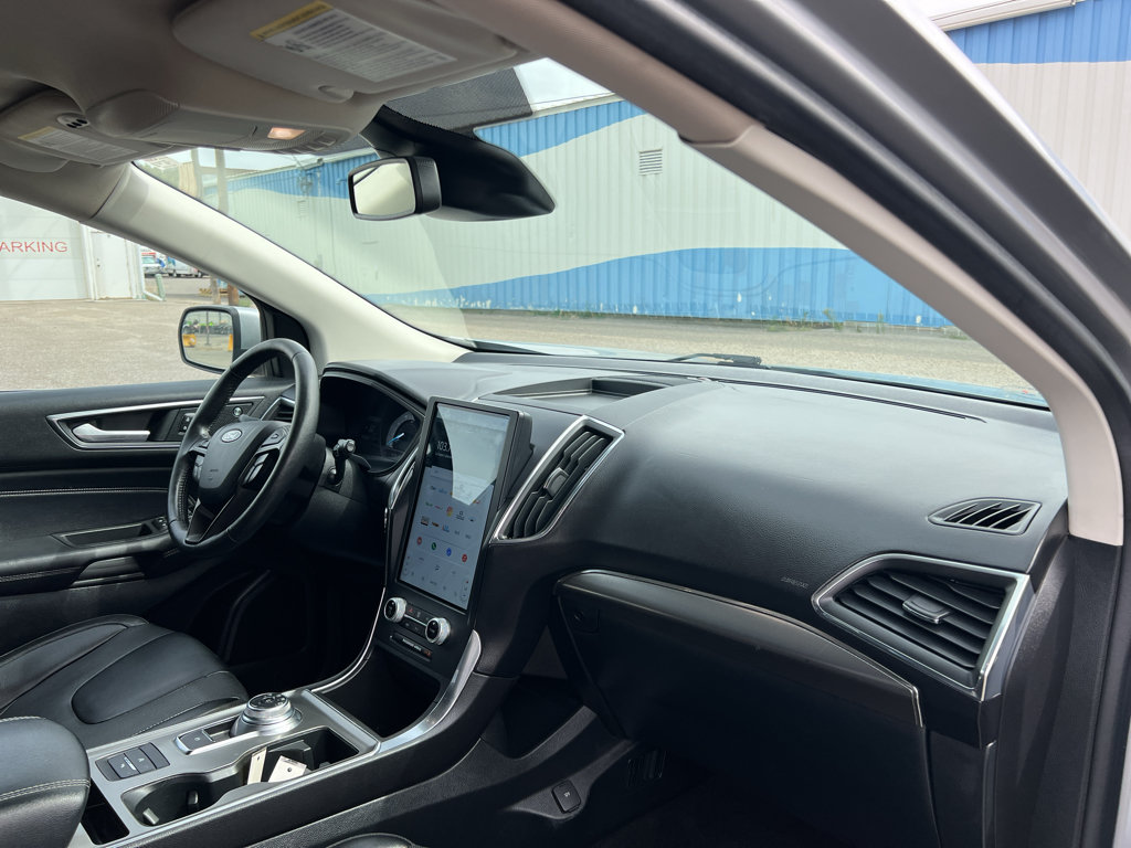 Used 2022 Ford Edge Titanium w/ Equipment Group 301A AWD/4WD image 40