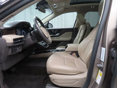 Used 2020 Lincoln Corsair Reserve image 12