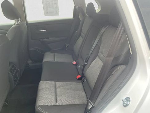 Used 2025 Nissan Rogue SV AWD/4WD image 13