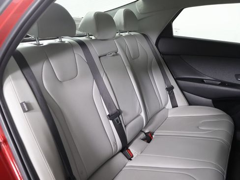 Used 2024 Hyundai Elantra Limited FWD image 33