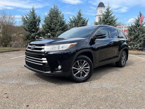 Used 2018 Toyota Highlander XLE image 56