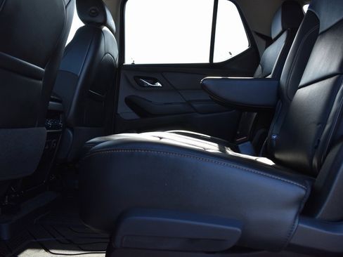 Used 2020 Chevrolet Traverse RS image 8
