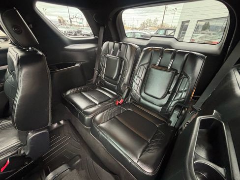 Used 2016 Ford Explorer Platinum image 13
