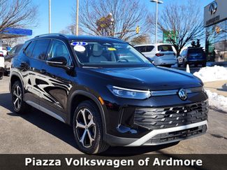 Certified 2025 Volkswagen Tiguan SE w/ Panoramic Sunroof Package video 1