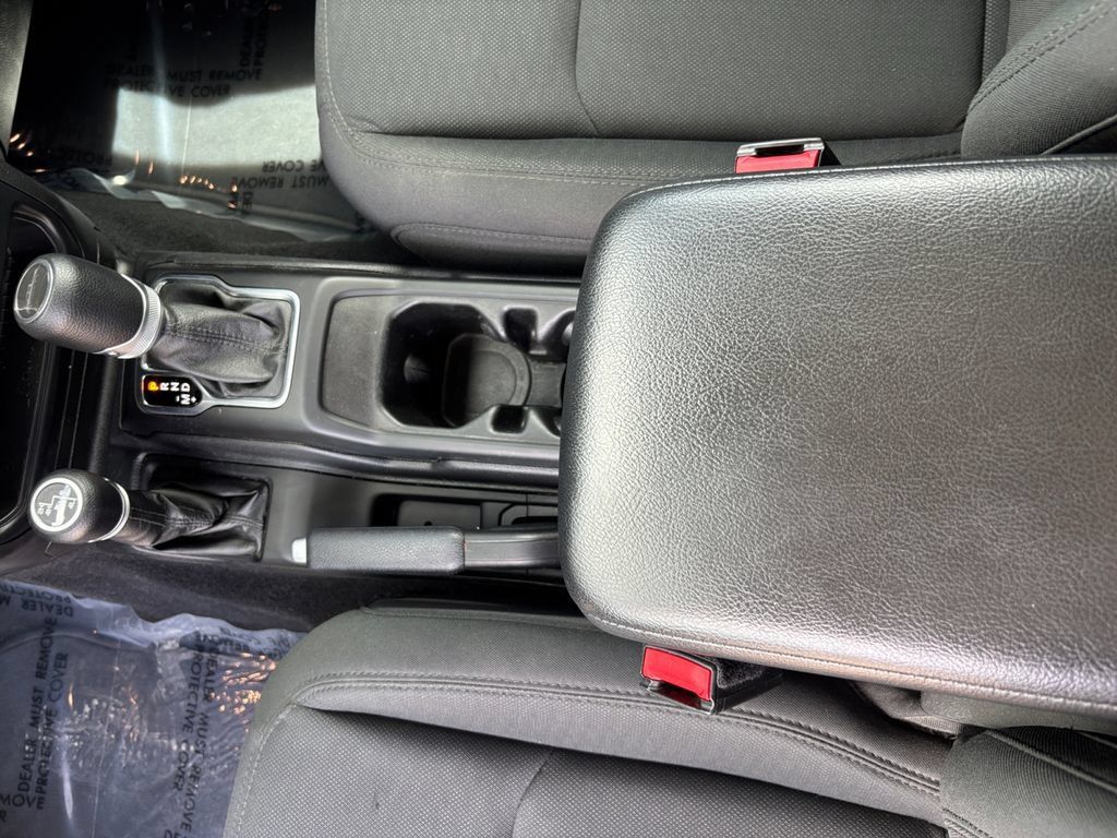 Used 2021 Jeep Gladiator Sport AWD/4WD image 29