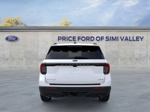 Used 2026 Ford Explorer Active AWD/4WD image 5