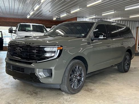 Used 2025 Ford Expedition Max Platinum w/ Stealth Performance Package image 16