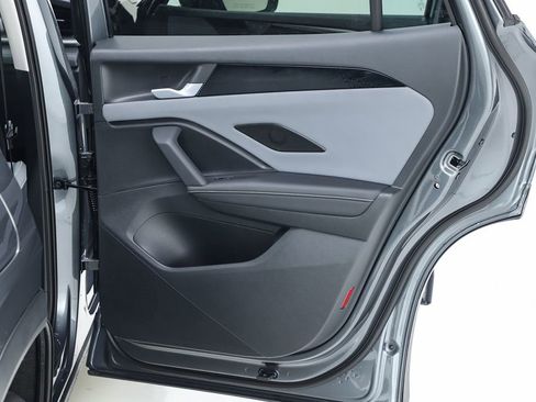 New 2025 Volkswagen Tiguan SE image 69