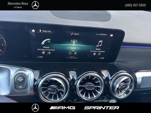 Used 2022 Mercedes-Benz GLB 250 4MATIC image 25