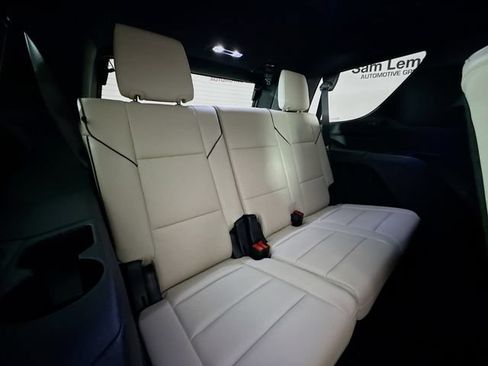 Used 2025 Cadillac Escalade Sport w/ LPO, Floor Liner Package AWD/4WD image 37