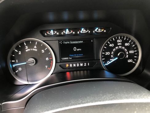 Used 2017 Ford F150 XLT w/ Equipment Group 301A Mid AWD/4WD image 38