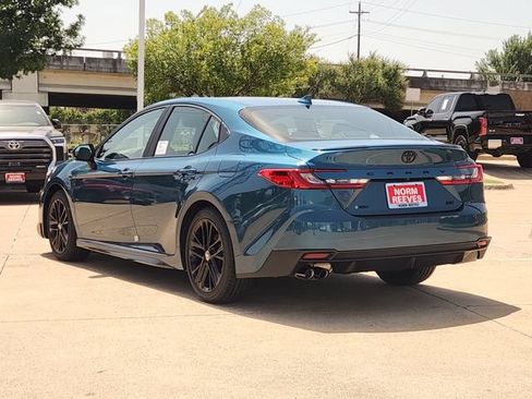 Used 2026 Toyota Camry SE w/ Convenience Package FWD image 4