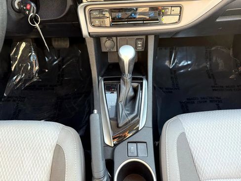 Used 2019 Toyota Corolla LE image 14