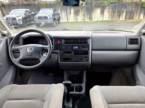 Used 2002 Volkswagen Eurovan MV image 10