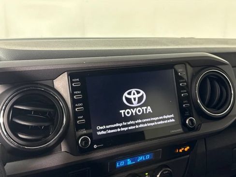Used 2021 Toyota Tacoma TRD Off-Road w/ Technology Package AWD/4WD image 20