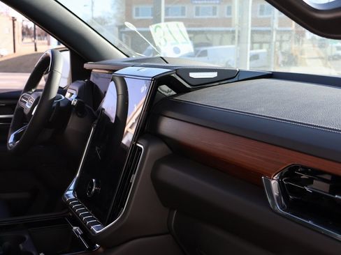 New 2026 GMC Yukon Denali w/ Denali Reserve Package image 10