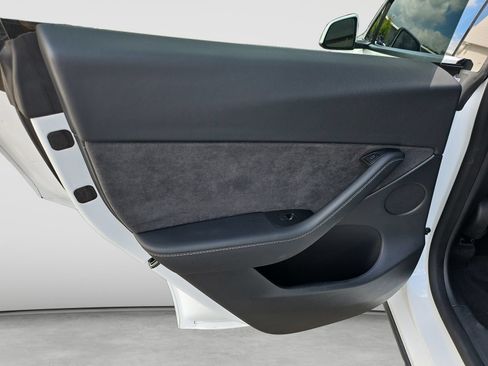 Used 2022 Tesla Model Y Performance AWD/4WD image 33