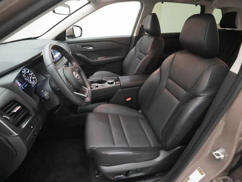 Certified 2024 Nissan Rogue SV w/ SV Premium Package image 7