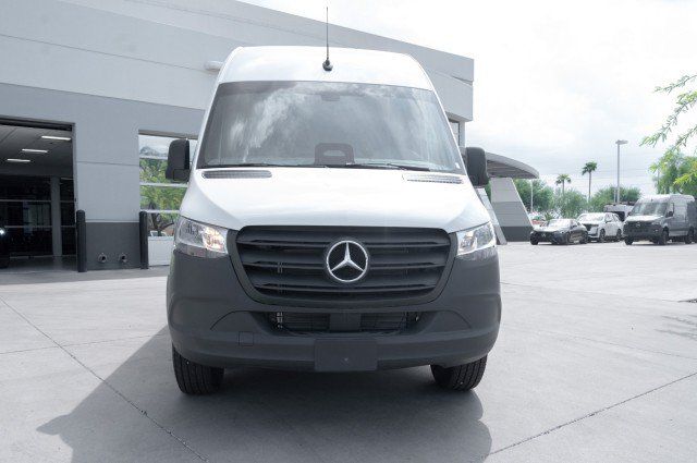 Used 2025 Mercedes-Benz Sprinter 2500 image 2