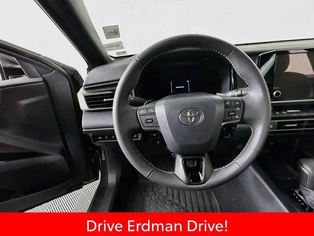 Used 2026 Toyota Camry SE FWD image 11