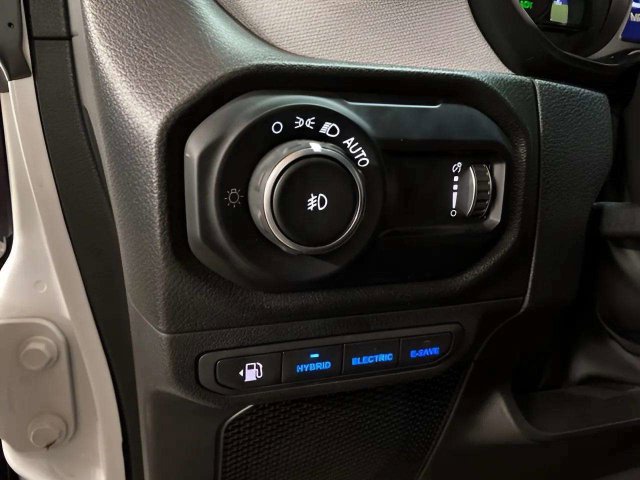 Used 2024 Jeep Wrangler Unlimited w/ Convenience Group AWD/4WD image 29