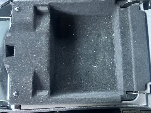 Used 2023 Jeep Grand Cherokee L Laredo image 25