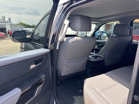 Used 2023 Toyota Tundra Limited AWD/4WD image 18