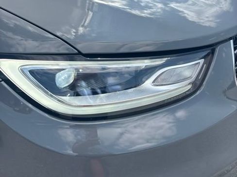 Used 2025 Chrysler Pacifica Select AWD/4WD image 33