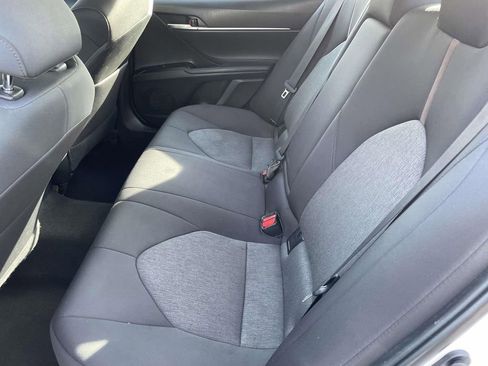 Used 2018 Toyota Camry LE image 20