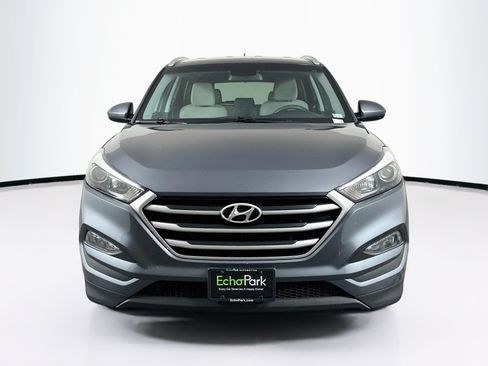 Used 2017 Hyundai Tucson SE w/ SE Popular Package 02 AWD/4WD image 2