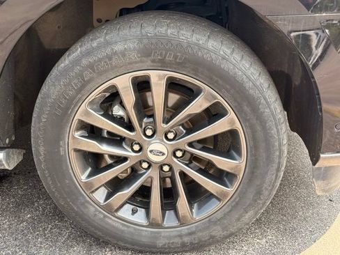 Used 2021 Ford Expedition Max Limited RWD image 28