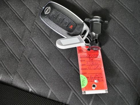 Used 2024 Nissan Kicks SV FWD image 15