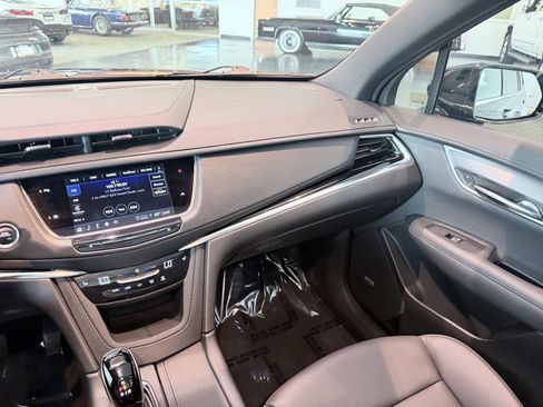 Used 2024 Cadillac XT6 Luxury w/ LPO, Floor Liner Package AWD/4WD image 44