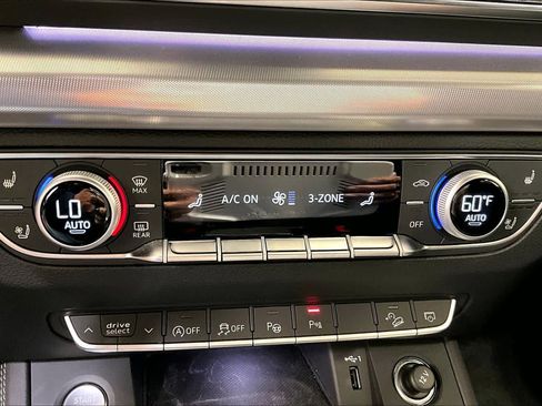 Used 2023 Audi Q5 2.0T Prestige image 27