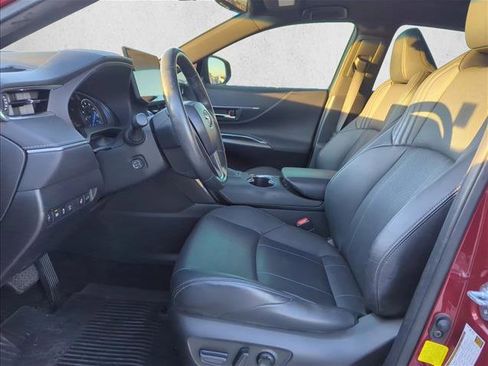 Used 2021 Toyota Venza Limited w/ Advanced Technology Package image 10