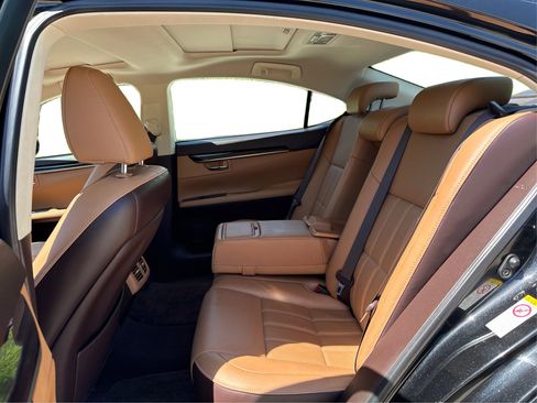 Used 2018 Lexus ES 350 w/ Luxury Package w/Wood Trim FWD image 10