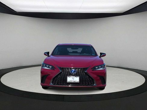 Used 2022 Lexus ES 300h F Sport w/ Accessory Package FWD image 3