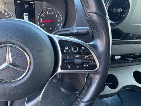 Used 2022 Mercedes-Benz Sprinter 1500 image 22