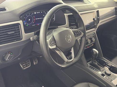 Used 2023 Volkswagen Atlas SEL R-Line AWD/4WD image 11