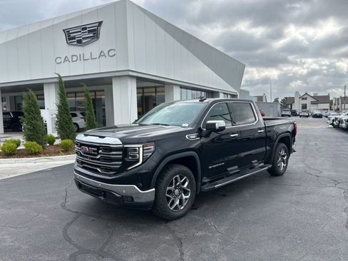 Used 2022 GMC Sierra 1500 SLT w/ SLT Premium Plus Package image 2