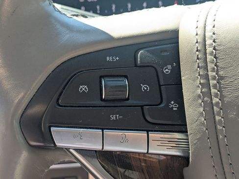 Used 2021 Cadillac Escalade Premium Luxury Platinum AWD/4WD image 17
