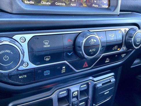 Used 2021 Jeep Wrangler Unlimited Sahara image 25