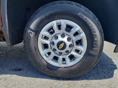Used 2024 Chevrolet Silverado 2500 LT AWD/4WD image 42