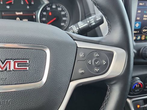Used 2024 GMC Terrain SLT image 22