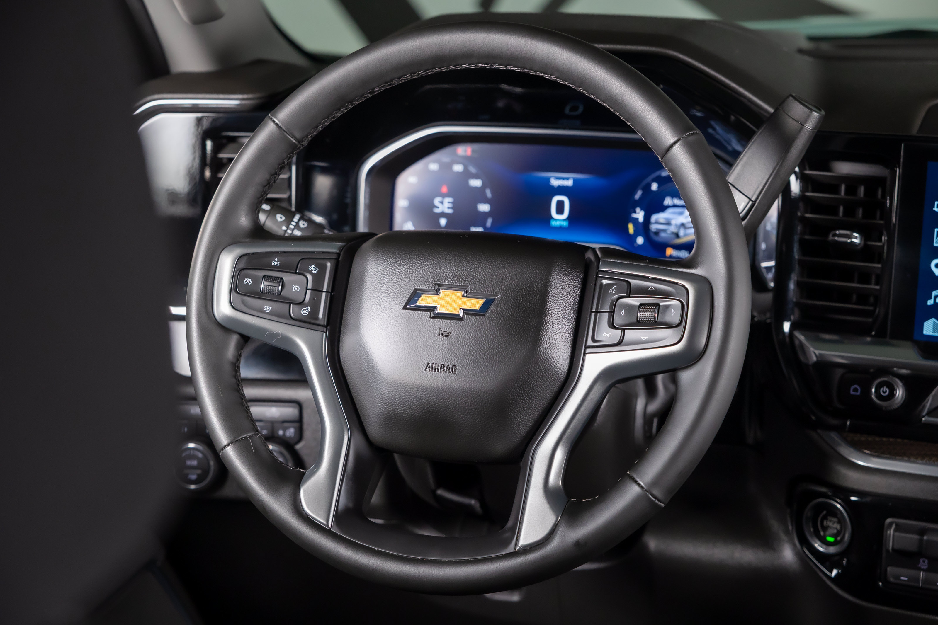 Used 2025 Chevrolet Silverado 1500 LT AWD/4WD image 30
