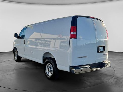 New 2026 GMC Savana 3500 w/ Driver Convenience Package RWD image 9