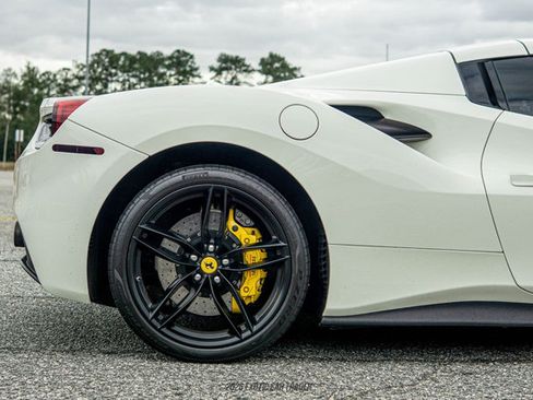 Used 2017 Ferrari 488 Spider image 9