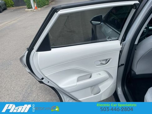 Used 2024 Hyundai Kona Limited FWD image 36