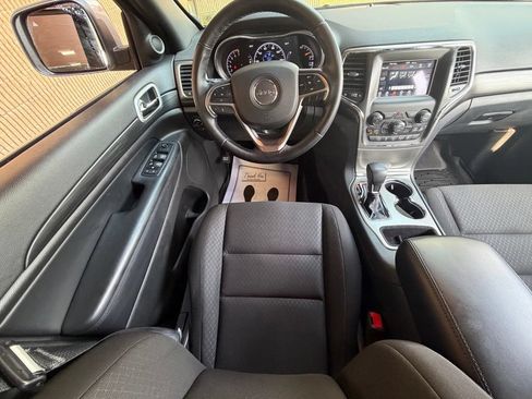 Used 2021 Jeep Grand Cherokee Laredo AWD/4WD image 10
