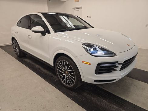 Used 2023 Porsche Cayenne Coupe AWD/4WD image 2